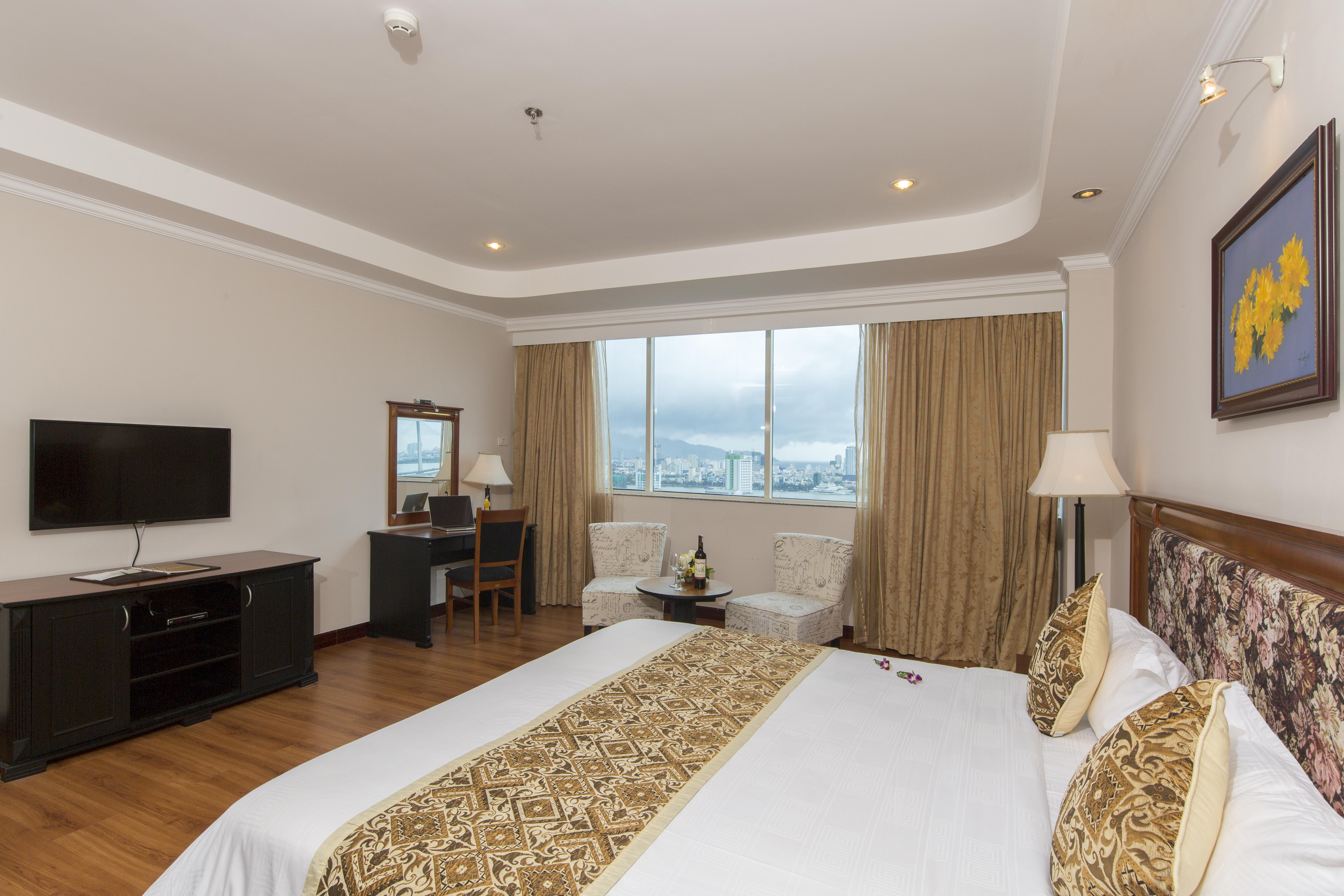 Muong Thanh Luxury Song Han Hotel Дананг Екстериор снимка