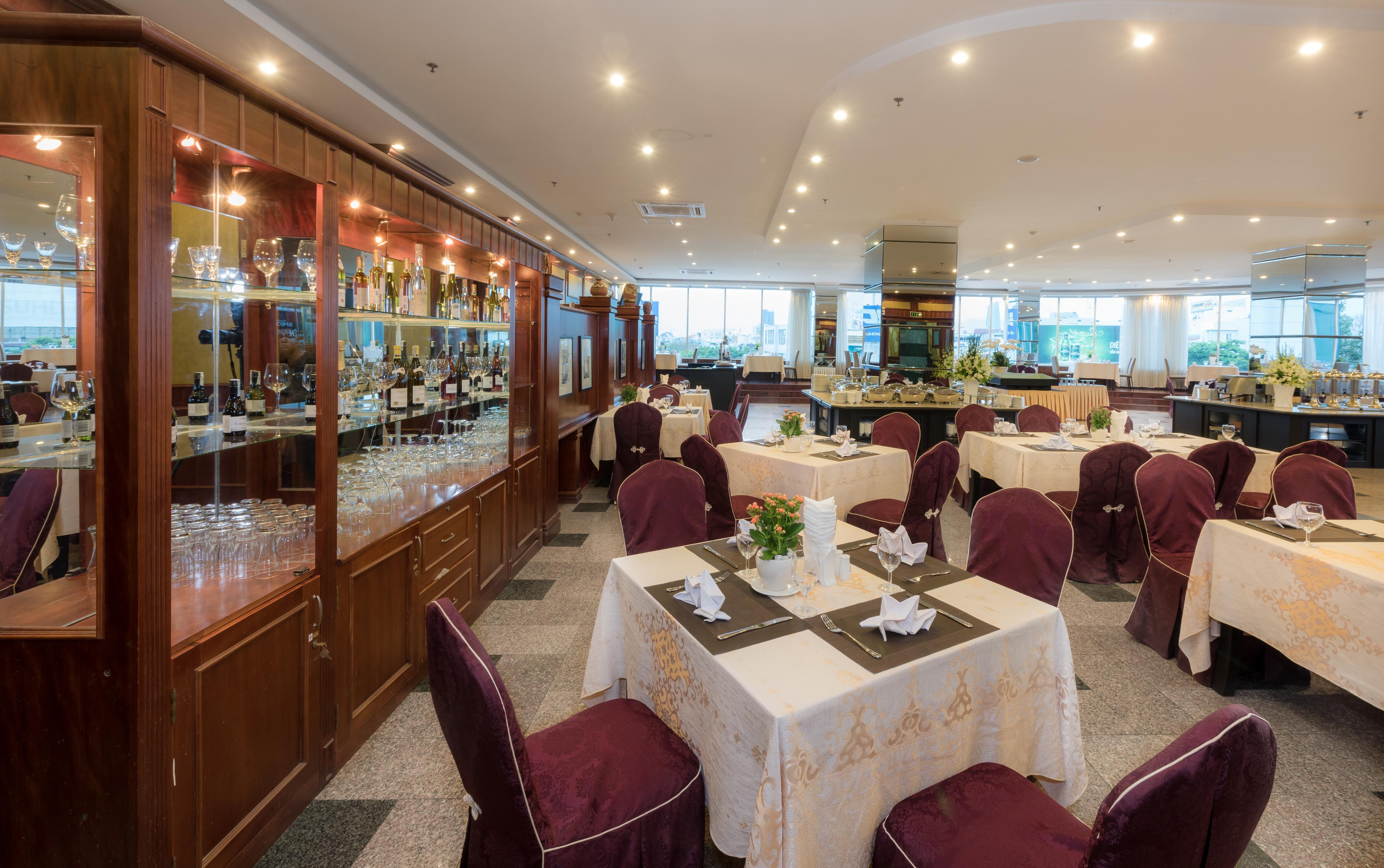 Muong Thanh Luxury Song Han Hotel Дананг Екстериор снимка