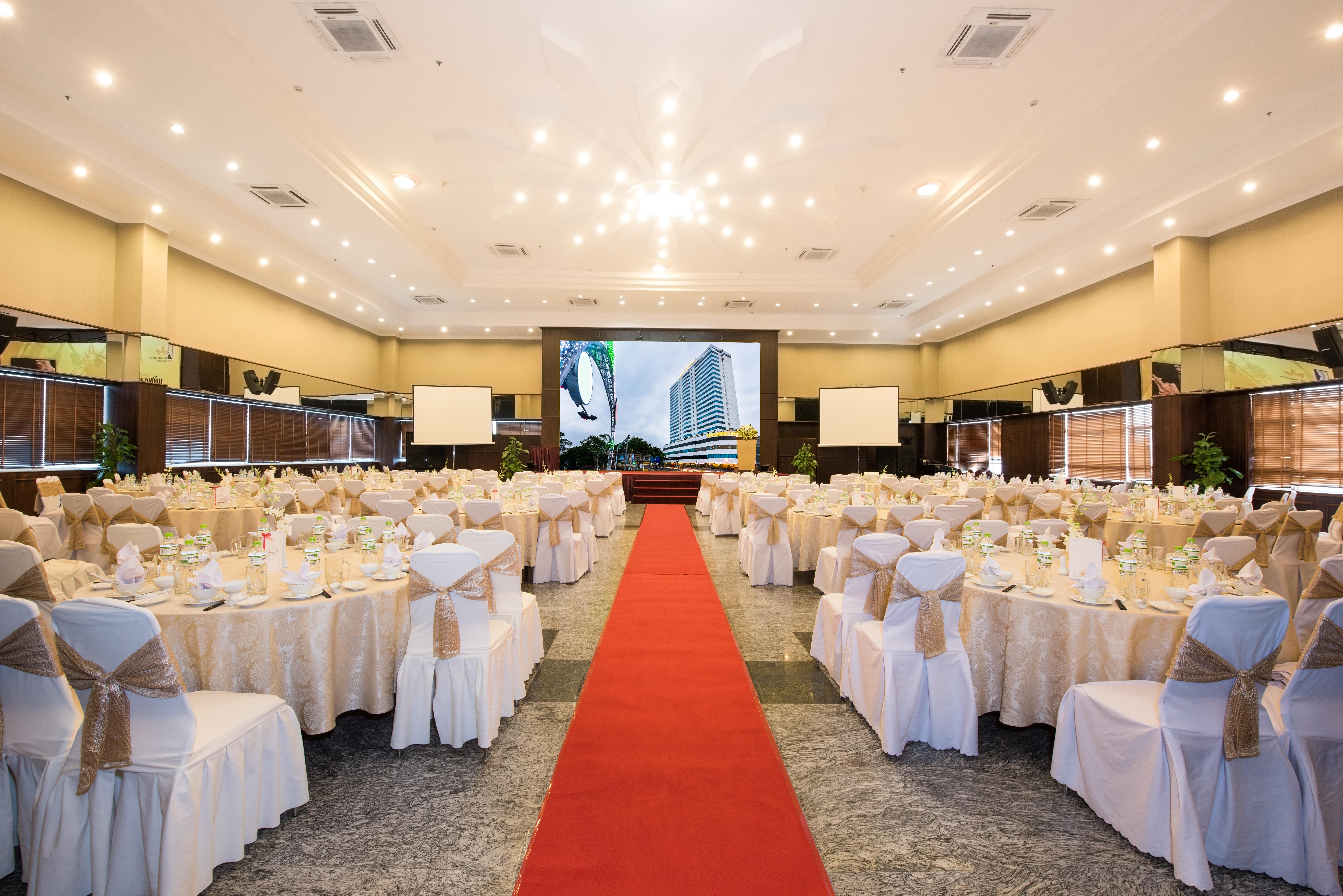 Muong Thanh Luxury Song Han Hotel Дананг Екстериор снимка
